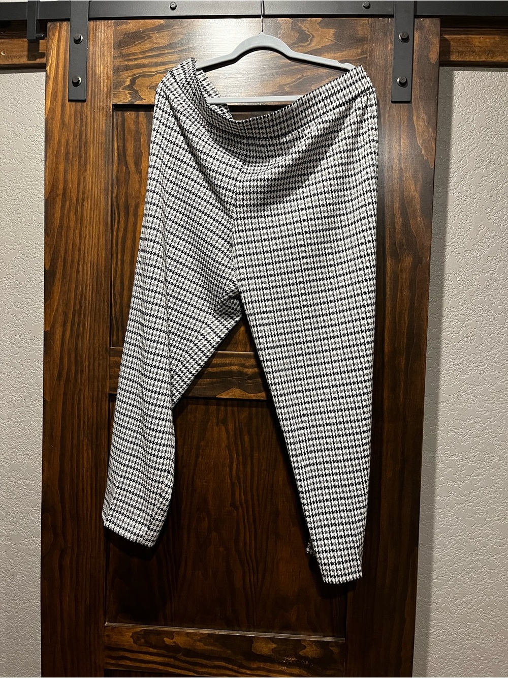 Susan Graver - Black & White Houndstooth Knit Bottoms